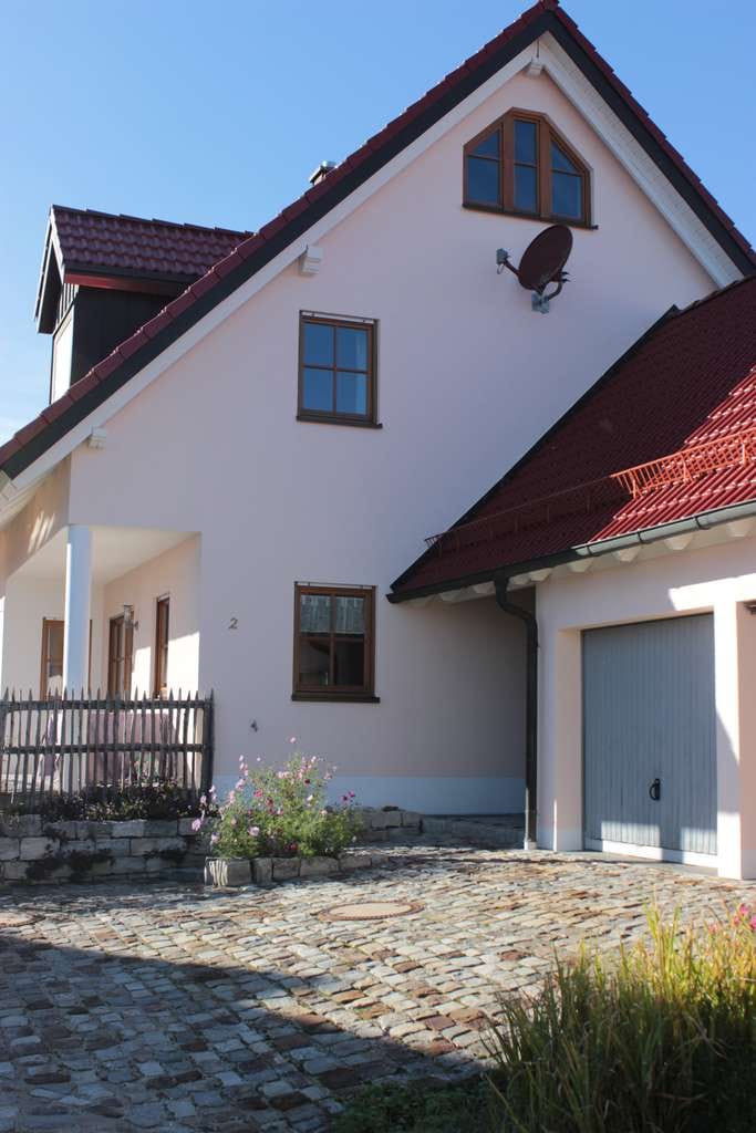 Immobilie in Gräfenberg - Traumhaft gelegenes und gepflegtes 6-Raum-Einfamilienhaus mit gehobener Ausstattung - Bild 1