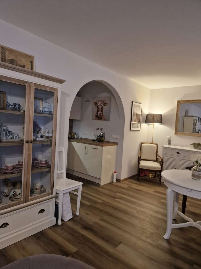 Immobilie in Bad Berneck im Fichtelgebirge - Wunderschönes Apartment mit Stil und vielen Extras sowie Aufzug und Garage - Bild 2