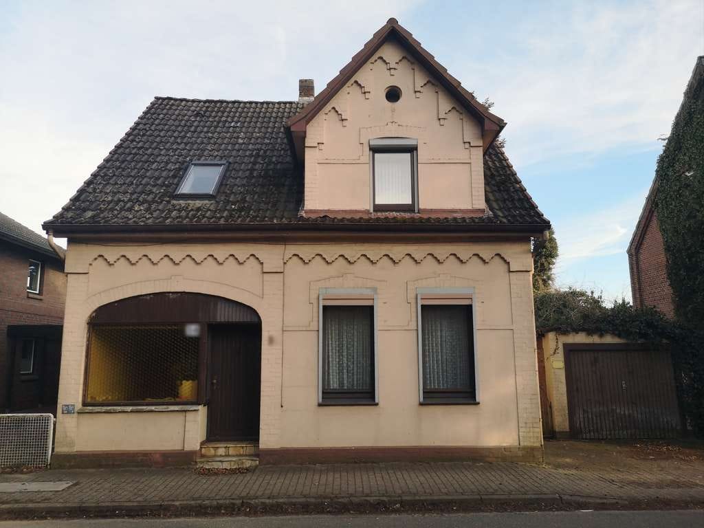 Immobilie in Kellinghusen - Renovierungsbedürftiges EFH in traumhafter Lage direkt an der Stör in Kellinghusen zu verkaufen - Bild 0
