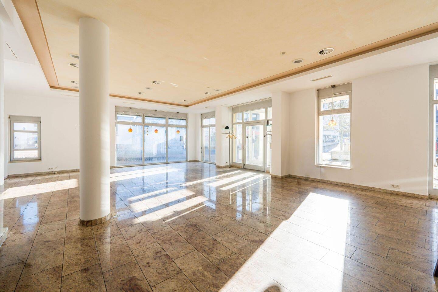 Immobilie in Rickenbach - Urbanes Wohnen im Herzen von Rickenbach: Großzügiges Loft-Potenzial mit staatlicher Förderung - Bild 0