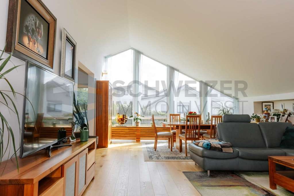 Immobilie in Owen - Großzügiges Zweifamilienhaus mit großer Fensterfront, toller Aussicht und Garten in Owen! - Bild 1