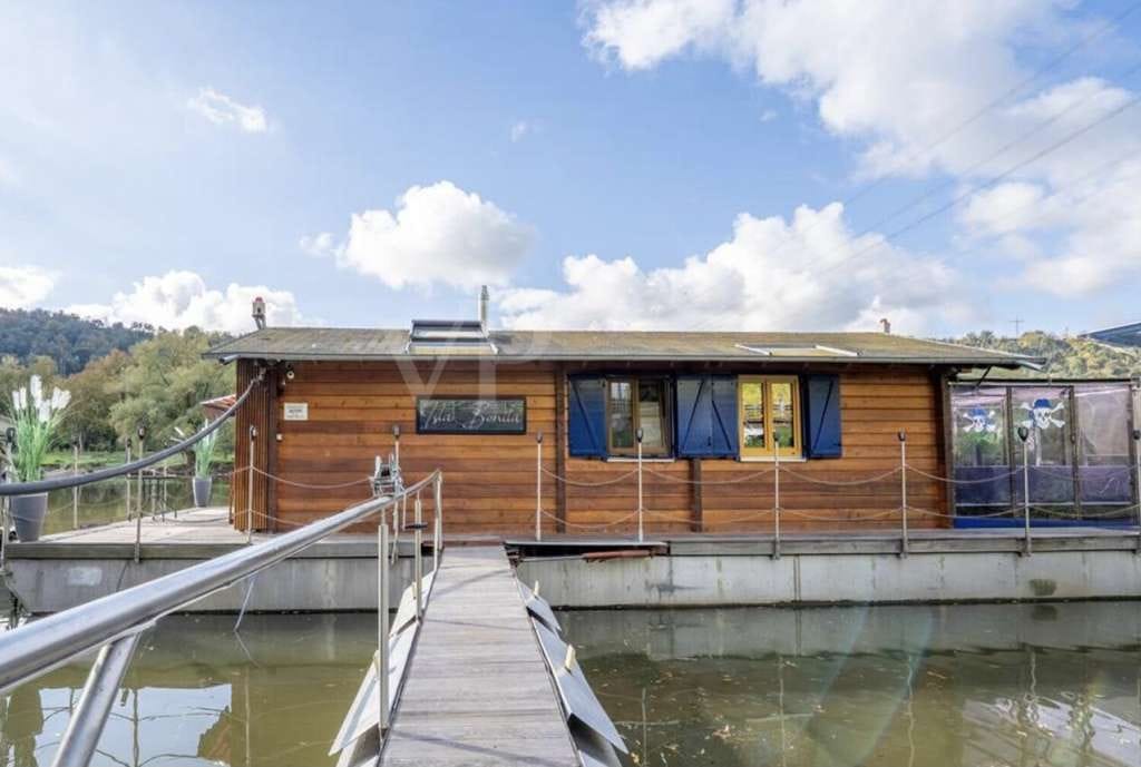 Immobilie in Winningen - Traumhaftes Hausboot an der Mosel – Einzigartige Lage in Winningen - Bild 1