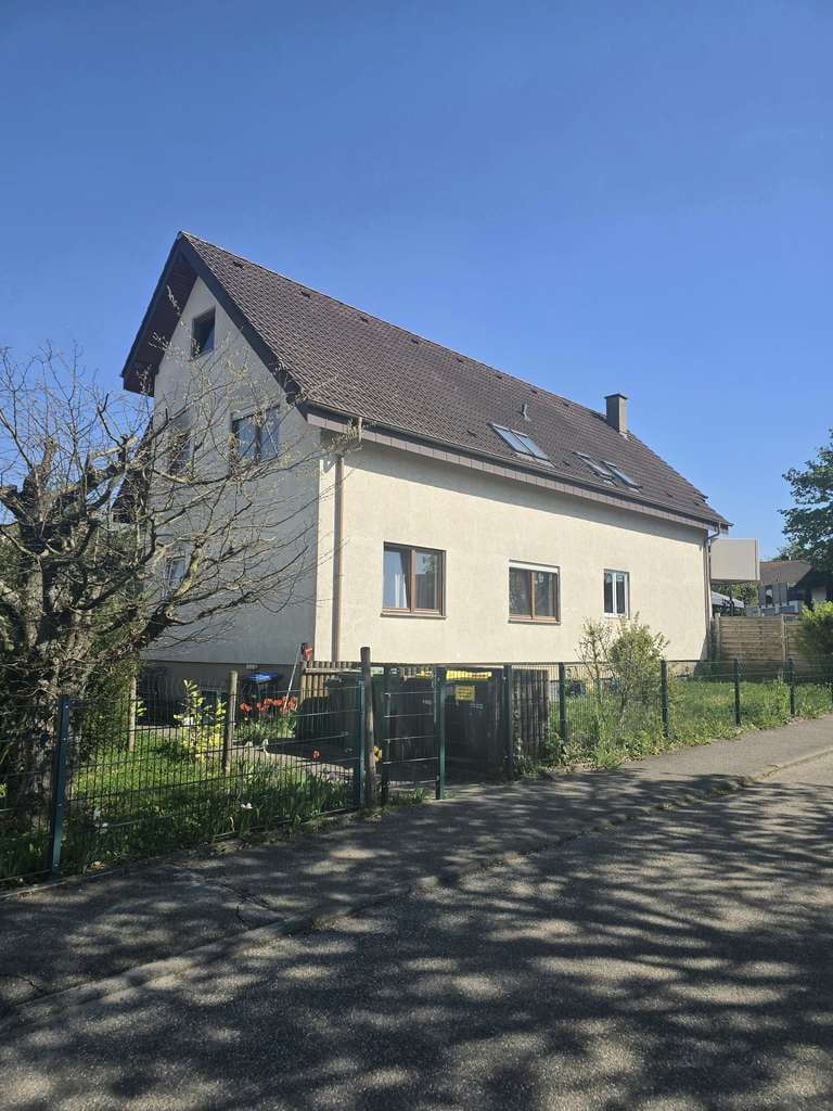 Immobilie in Bönnigheim - Zweifamilienhaus mit Einliegerwohnung in begehrter Feldrandlage - Bild 0