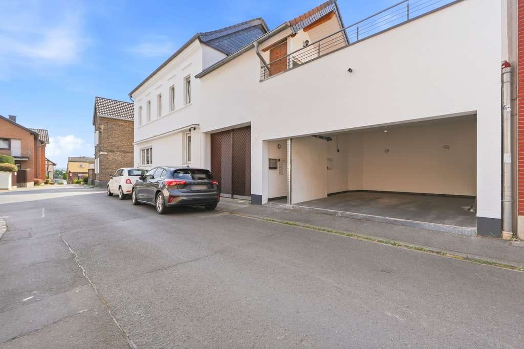 Immobilie in Niederkassel - Modernisierte Hofanlage mit 6 Einheiten in Rheinnähe- ideal für Eigennutzer & Investoren - Bild 4