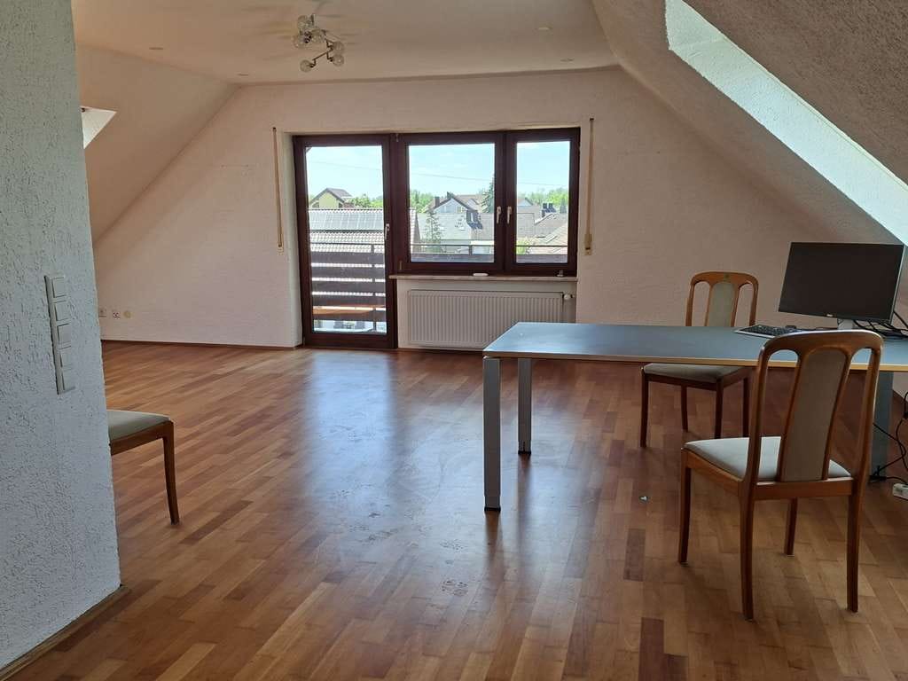 Immobilie in Graben-Neudorf - Großzügiges Zweifamilienhaus in ruhiger Ortsrandlage von Neudorf - Bild 2