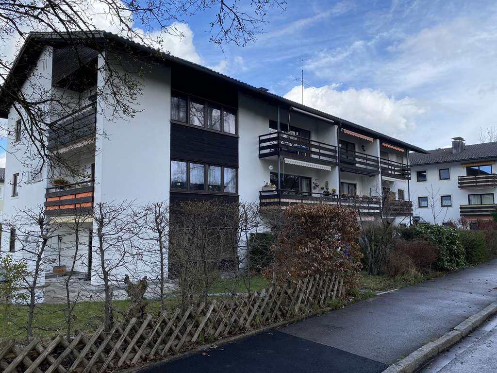 Immobilie in Bad Tölz - Erdgeschoß-Gartenwohnung auf 2 Etagen - Bild 1