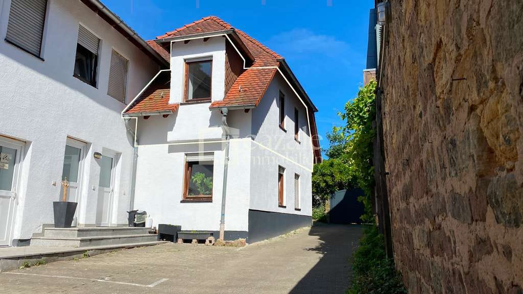 Immobilie in Edenkoben - 2,5 Zimmer Eigentumswohnung mit Stellplatz  im Herzen von Edenkoben - Bild 1