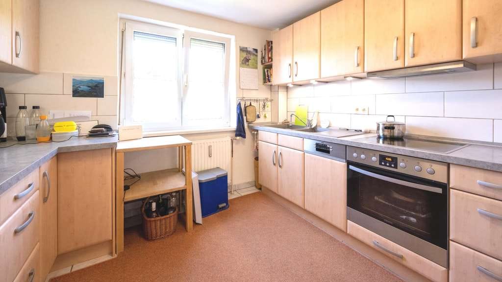 Immobilie in Herrenberg - Sonnige Erdgeschosswohnung mit viel Platz, eigenem Garten, Terrasse und Balkon! - Bild 3