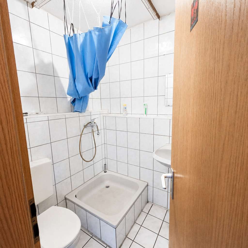 Immobilie in Sinsheim - Vermietete 1-Zimmerwohnung im DG mit Balkon!!! - Bild 2