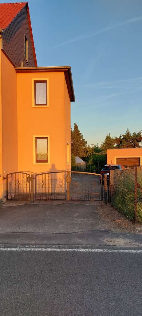 Immobilie in Grimma - Doppelhaushälfte mit großem Grundtück und Garten - Bild 0