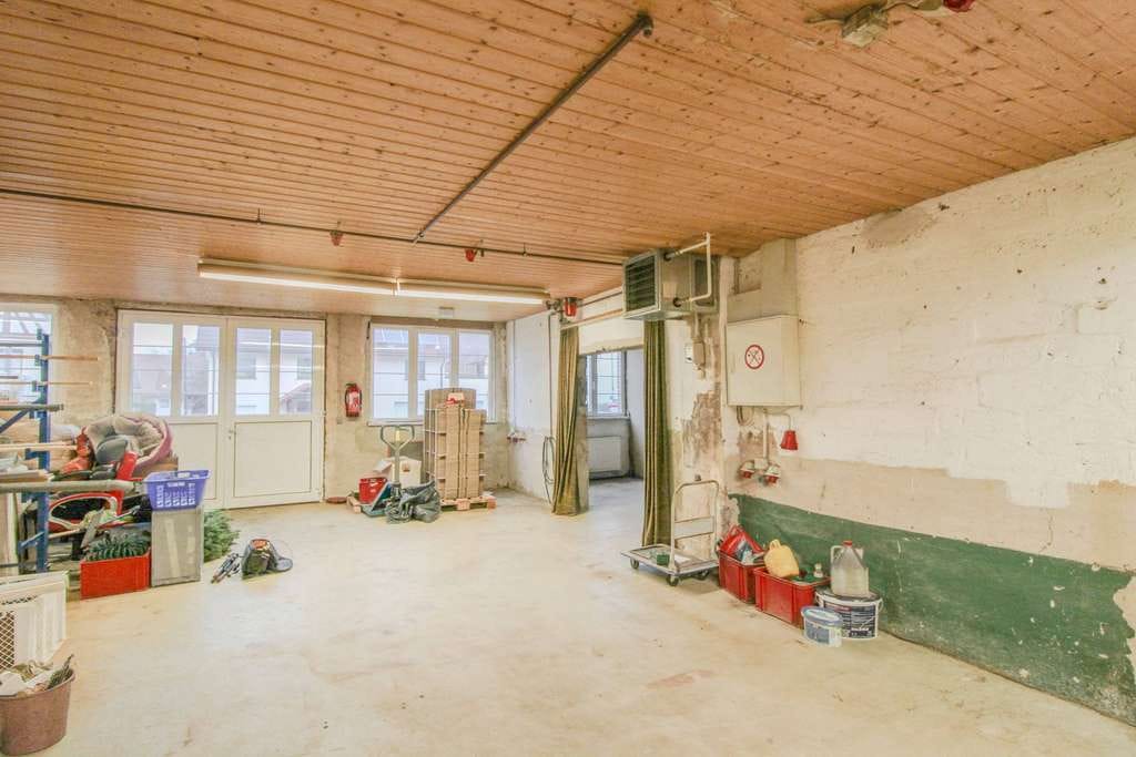 Immobilie in Bisingen - Wohnhaus mit integrierter Werkhalle +  schöner Außenbereich + viele Parkplätze - Bild 3