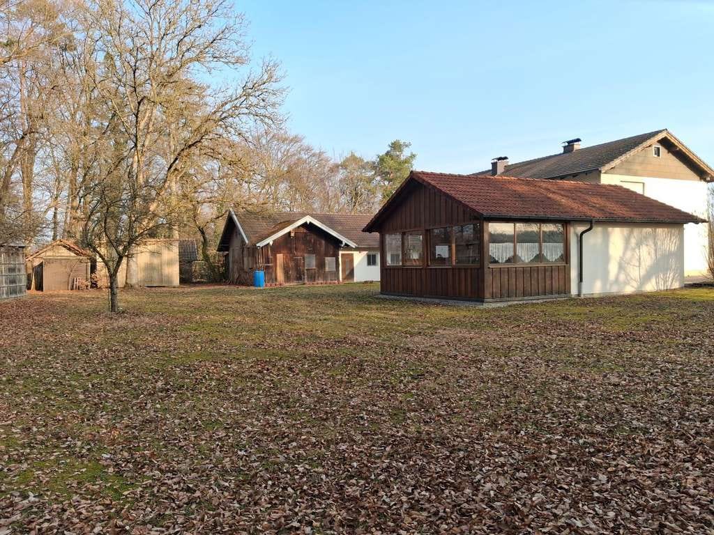 Immobilie in Emmerting - Großzügiges Haus im Grünen – vielseitig nutzbar, kurzfristig verfügbar | 659.000 € - Bild 1