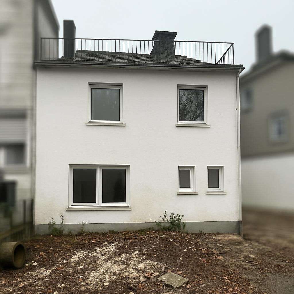 Immobilie in Schleiden - Renovierungsbedürftiges Haus mit großem Grundstück - Bild 0