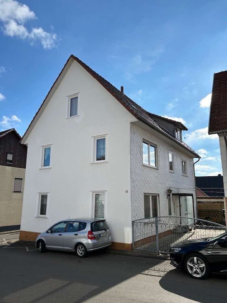 Immobilie in Meinhard - Mehrfamilienhaus als „Geldanlage“, guter renovierter Zustand, Innenhof, 2 Garagen in Nebengebäude - Bild 1