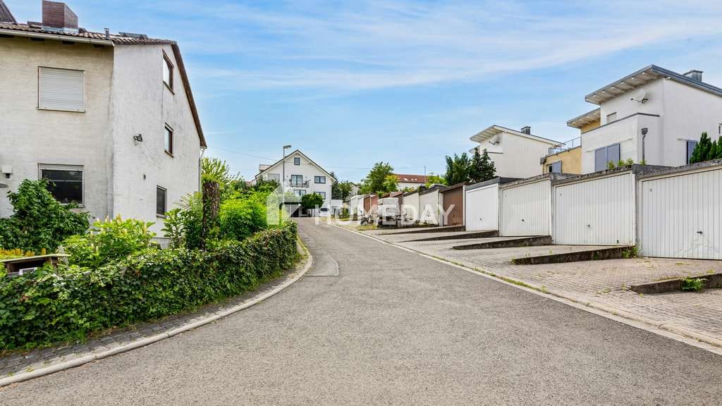 Immobilie in Essenheim - Modernisiertes Einfamilienhaus mit 6 Zimmern, Garten, Terrasse, Garage und viel Platz in Essenheim - Bild 4