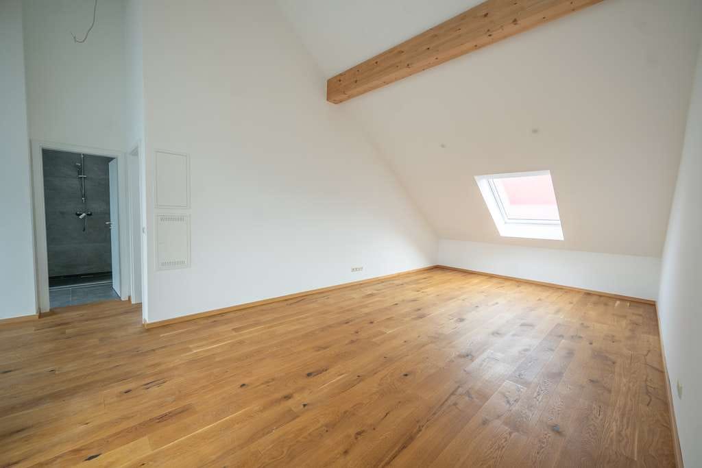 Immobilie in Ehrenkirchen - Außergewöhnliche Dachgeschosswohnung mit großer Dachterrasse und ca. 112 m² Wohnfläche - Bild 0