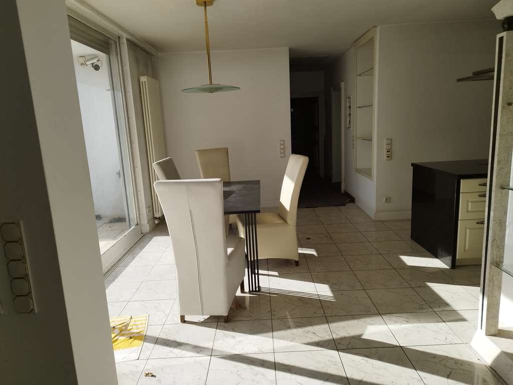 Immobilie in Hochheim - HOCHHEIMER BESTLAGE: AUSSERGEWÖHNLICHER UND GROSSZÜGIGER BUNGALOW - Bild 3