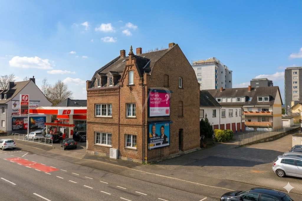 Immobilie in Koblenz - Mehrfamilienhaus mit 6 Einheiten und Altbaucharme - Bild 2