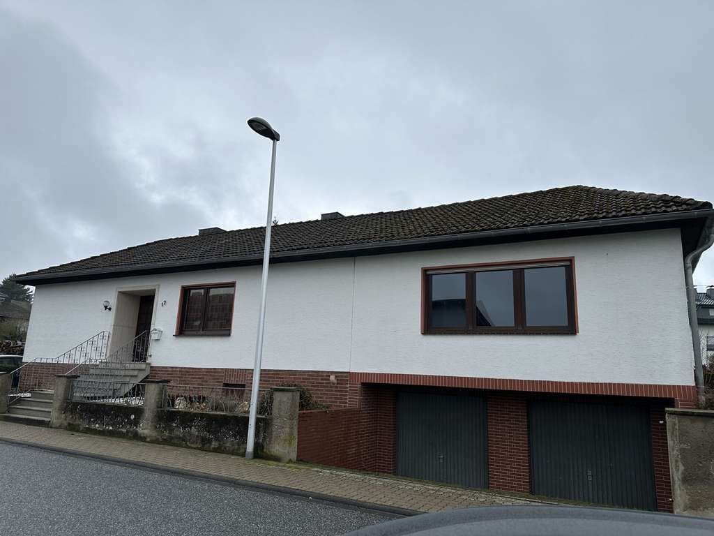 Immobilie in Bad Neuenahr-Ahrweiler - Wohnen auf einer Ebene: Bungalow mit Garten und Ausbaupotenzial in Ramersbach - Bild 3
