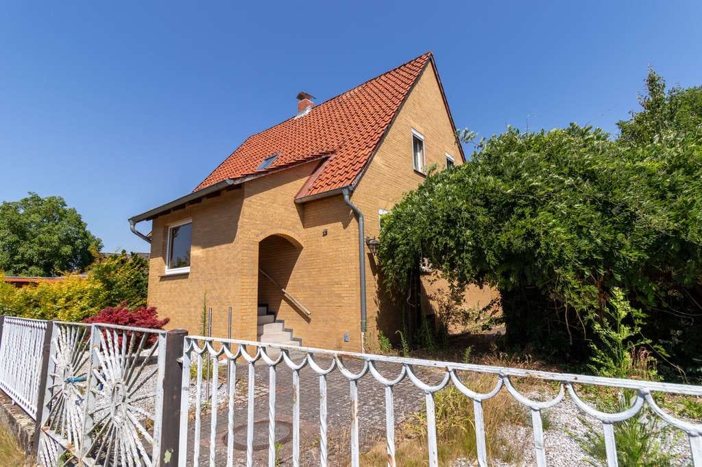 Immobilie in Wathlingen - Wathlingen Haus Kaufen. Einfamilienhaus in Wathlingen. Hauskauf Celle. Haus Kaufen Kreis Celle. - Bild 0