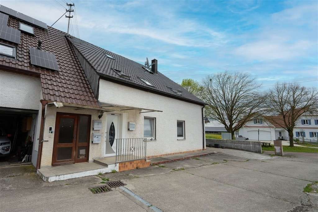 Immobilie in Lutzingen - Attraktive Kapitalanlage - Zwei 4-Zimmer-Wohnungen in Lutzingen - Bild 0