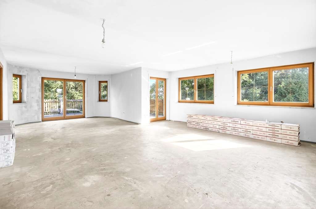 Immobilie in Dasing - Charmantes Einfamilienhaus in ruhiger Lage mit Einliegerwohnung und großem Garten - Bild 1