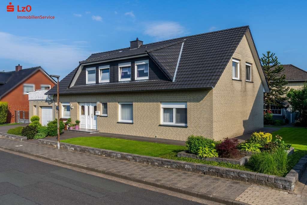 Immobilie in Damme - Wohnen mit vielseitigen Nutzungsmöglichkeiten – großzügiges Zweifamilienhaus in begehrter Wohnlage  - Bild 0