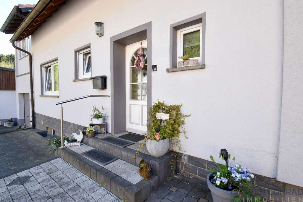 Immobilie in Hintertiefenbach - Modernes Wohnhaus in TOP-Zustand! Zweifamilienhaus in Hintertiefenbach - Bild 3