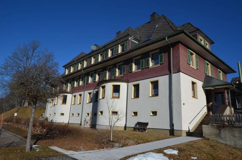 Immobilie in Lenzkirch - Altbauwohnung mit reichlich Platz für neue Ideen - Bild 1
