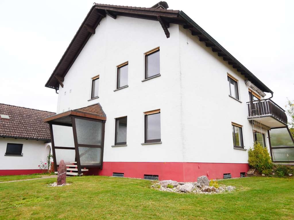 Immobilie in Geiselbach - Freistehendes Zweifamilienhaus in naturnaher Lage - Bild 0