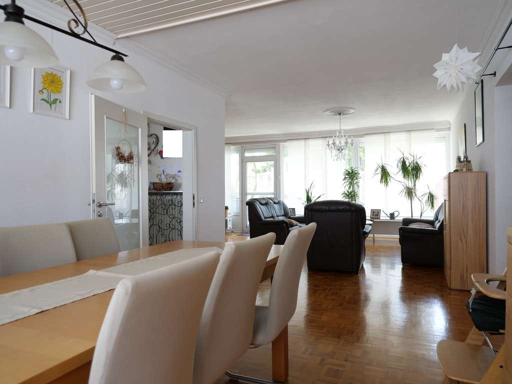 Immobilie in Erbes-Büdesheim - Viel Platz für Ihre Ideen. Großzügiger Bungalow in ruhiger Lage von Erbes-Büdesheim - Bild 3