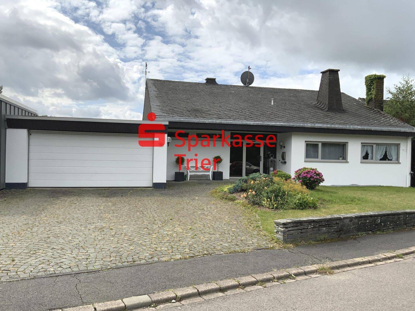Immobilie in Gusterath - Freistehendes Traumhaus mit Weitblick ins Grüne in Gusterath - Bild 0