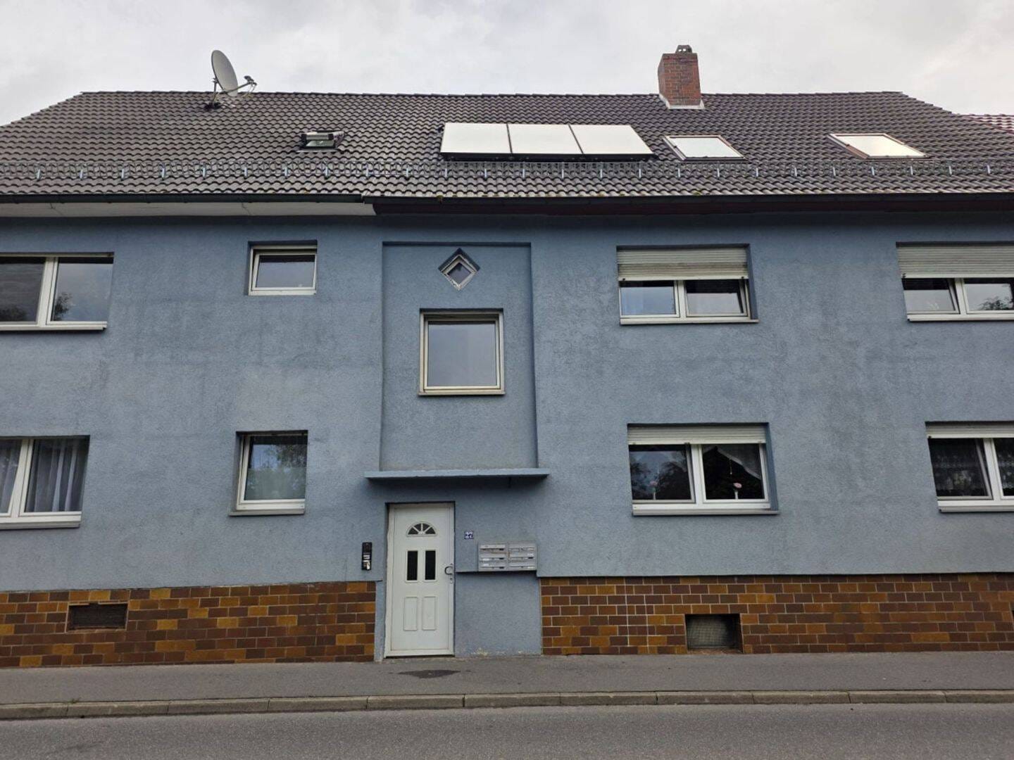 Immobilie in Möckmühl - Saniertes und modernisiertes 6-Familienhaus in Adelsheim - Balkon - Terrasse - 6,2% -Renditeobjekt - Bild 0