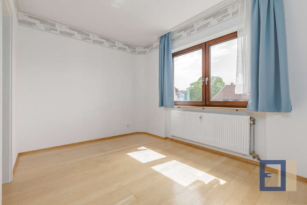Immobilie in Bischofsheim - Viel Platz für Familien: 120 m² Maisonette - 4-Zi, 2 Bäder, Balkon, Gartennutzung & ideal angebunden - Bild 3