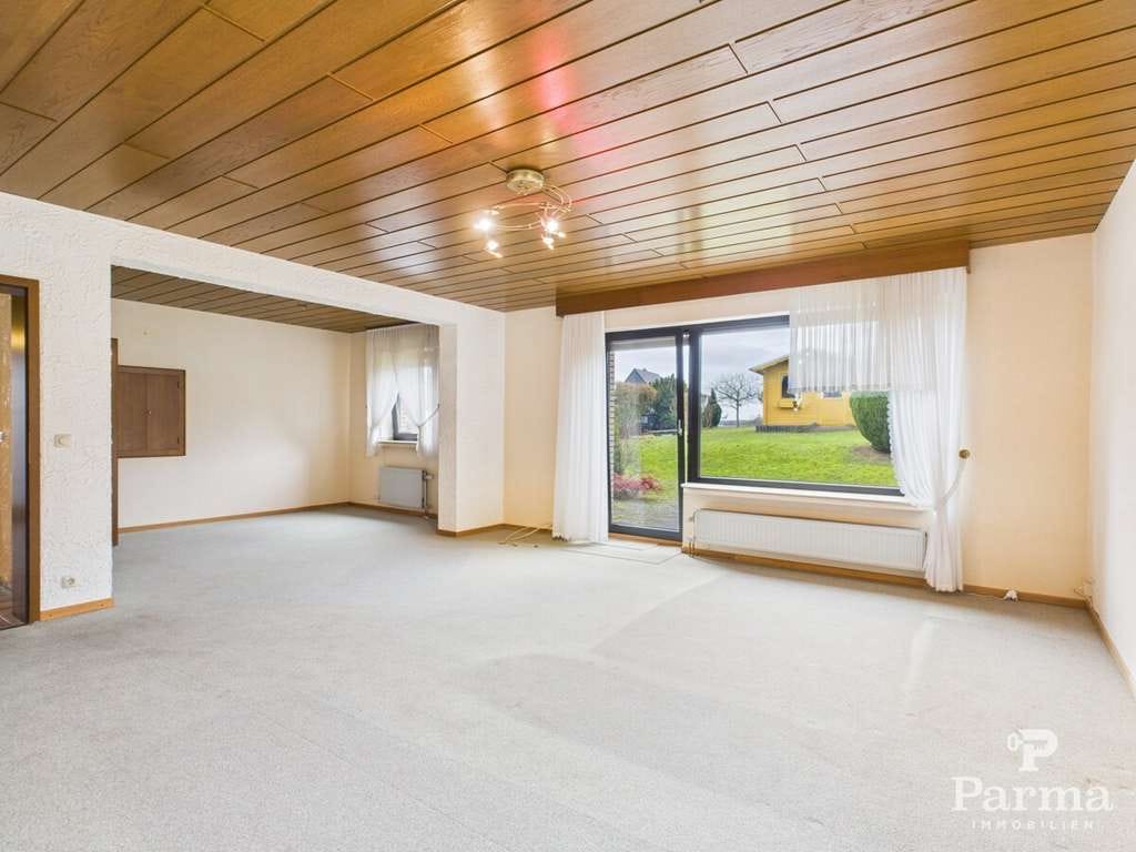 Immobilie in Nideggen - Freistehendes Einfamilienhaus inklusive vermieteter Souterrainwohnung in Nideggen-Schmidt - Bild 2