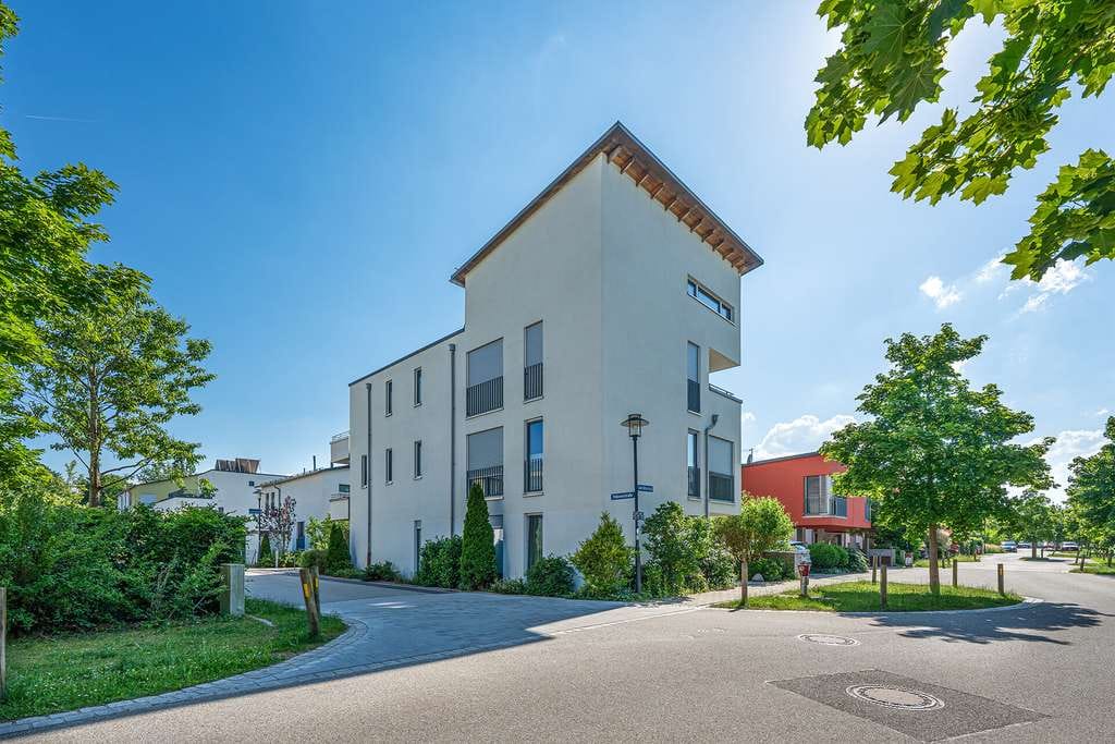 Immobilie in Höhenkirchen-Siegertsbrunn - Einzigartige Galeriewohnung mit außergewöhnlichem Raumgefühl - bezugsfrei - Bild 0