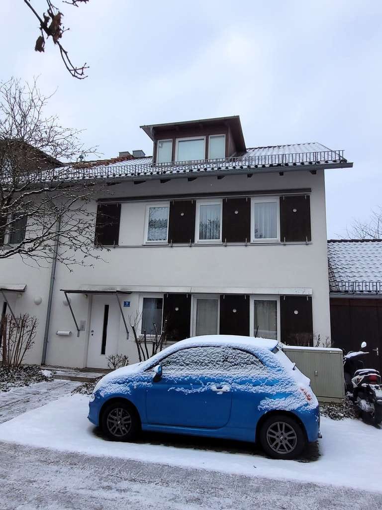 Immobilie in Poing - Charmantes 1-Zi.-DG-Appartement mit Dachgaube & durchdachtem Raumkonzept ! - Bild 0