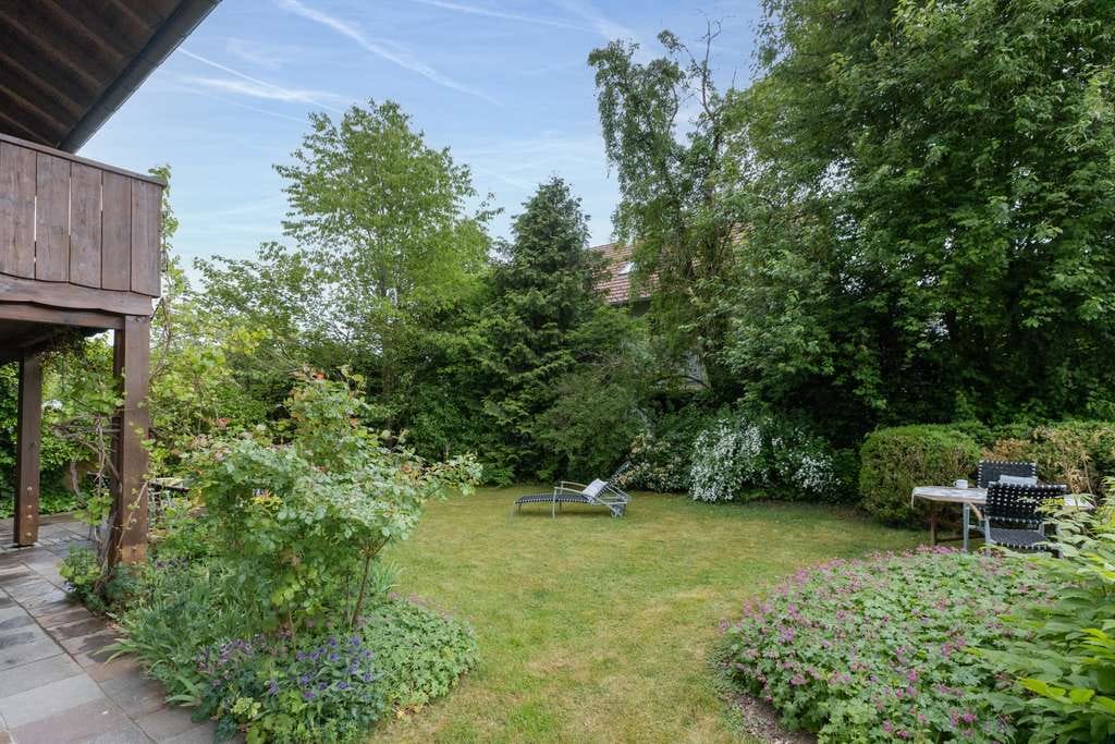 Immobilie in Oberhaching - Das Naturpanorama mit unverbaubarem Weitblick - Charmantes Landhaus in sehr guter Lage Oberhaching! - Bild 1