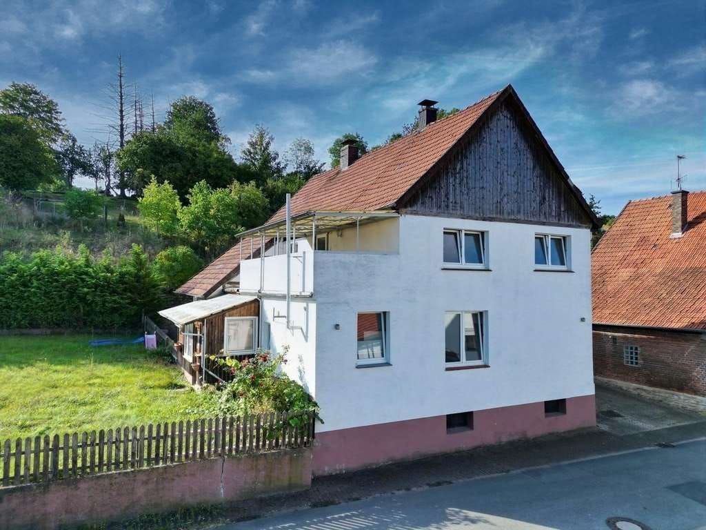 Immobilie in Brakel - Einfamilienhaus mit großem Garten - Bild 0