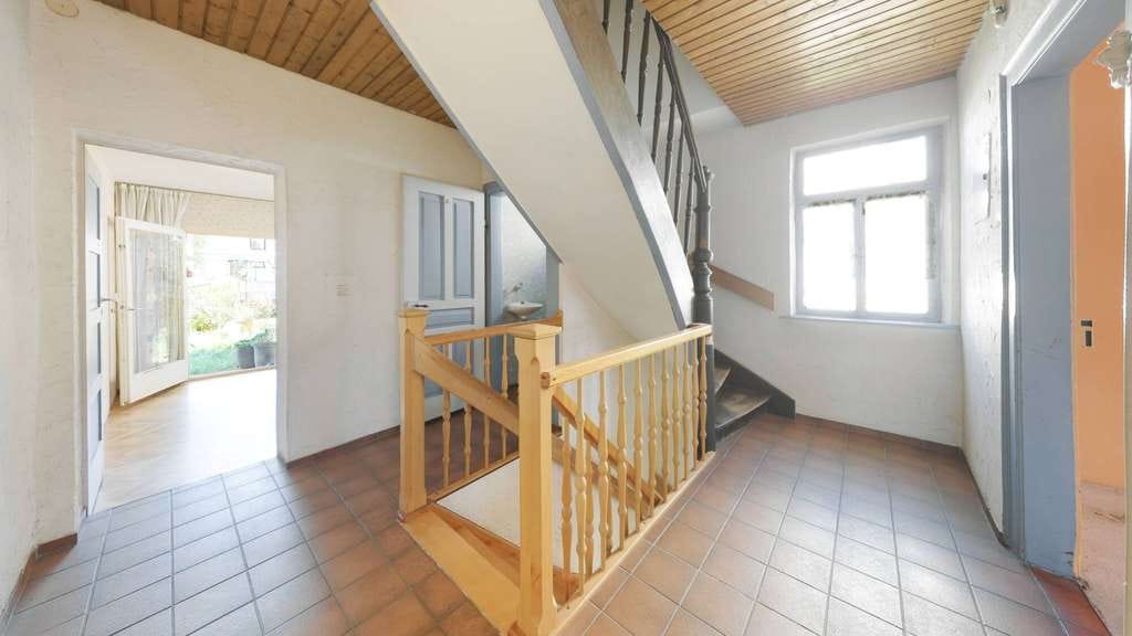 Immobilie in Heilbronn - Historisches Wohnhaus mit 9 Zimmern und Garten auf 452m² Grundstück in zentraler Lage von Böckingen - Bild 4
