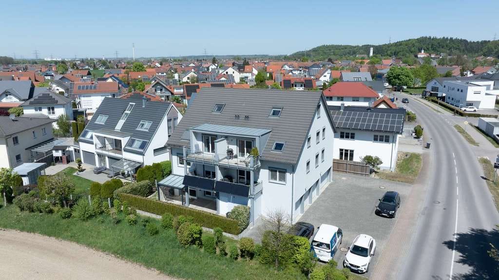 Immobilie in Bellenberg - Ihr neues Zuhause mit Panorama-Blick – moderne 5-Zimmer-Maisonette in Bellenberg - Bild 1