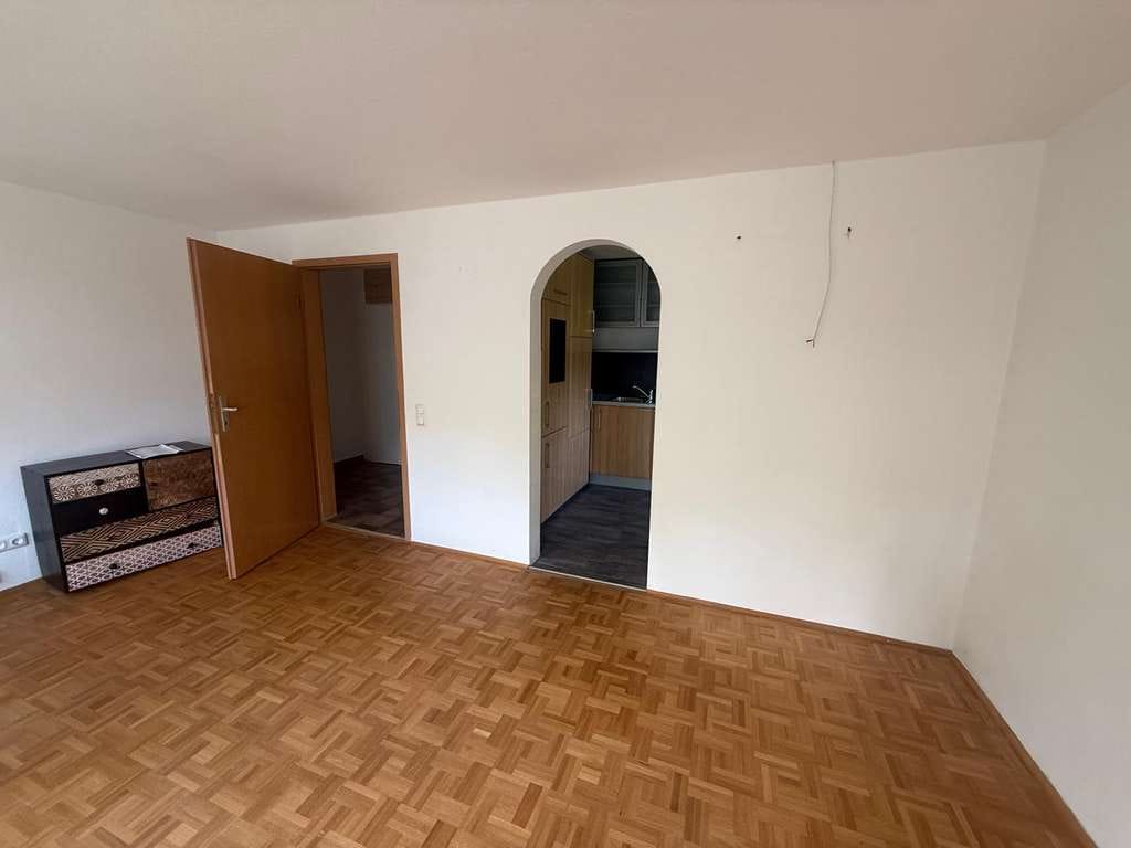 Immobilie in Bad Grönenbach - Wohnhaus mit Balkon im schönen 87730 Bad Grönenbach - Bild 2