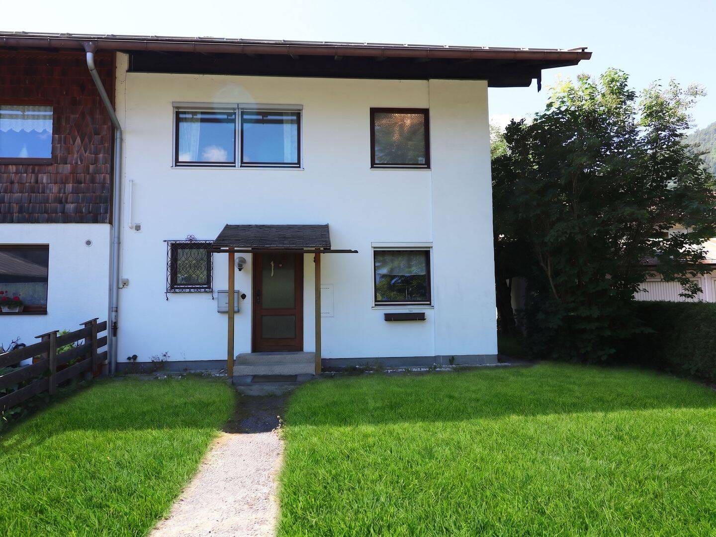 Immobilie in Bischofswiesen - Großzügiges Reihenendhaus mit Garten, Bergblick und guter Anbindung - Bild 1