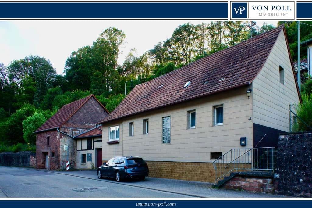 Immobilie in Obernheim-Kirchenarnbach - Wohnhaus mit Nebengebäuden und angrenzendem Waldgrundstück - Bild 0
