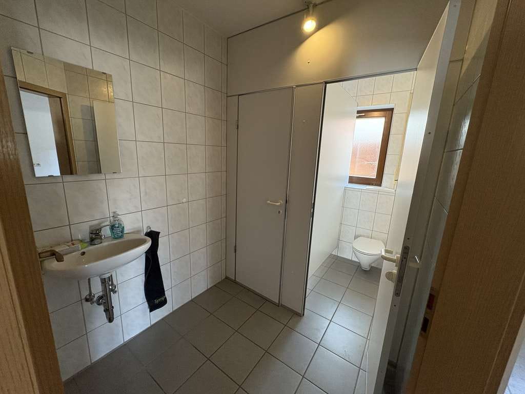 Immobilie in Oberdachstetten - Ihre Chance: Mehrfamilienhaus mit riesigem Grundstück und Gestaltungsfreiheit - Bild 3