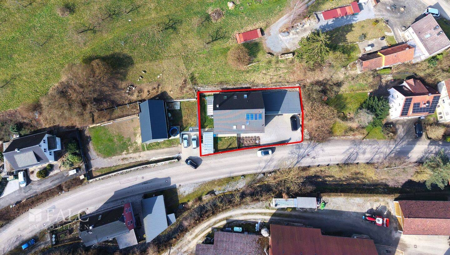 Immobilie in Zweiflingen - Neubau-Juwel mit Effizienz! Schönes 3-Familienhaus im Vorort von Öhringen! - FALC Immobilien - Bild 3