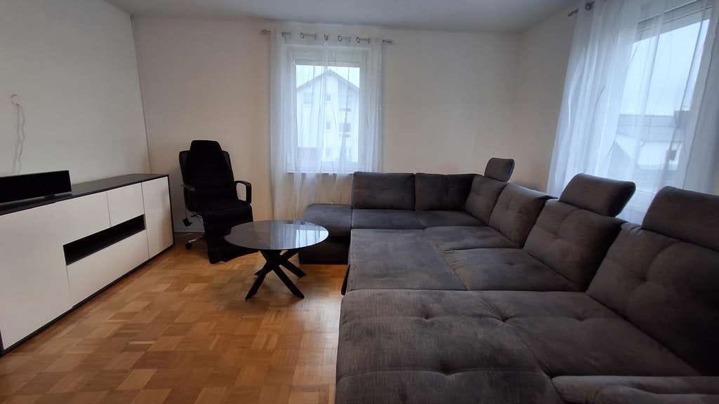 Immobilie in Oberboihingen - Achtung Handwerker: Charmantes Ein-/Zweifamilienhaus in Oberboihingen

 - Bild 1