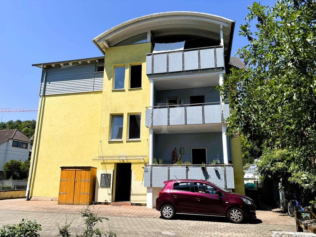 Immobilie in Nagold - Zentrale Lage, 3 WE im Altbaustil mit hohen Räumen und moderner Außenansicht - Bild 4