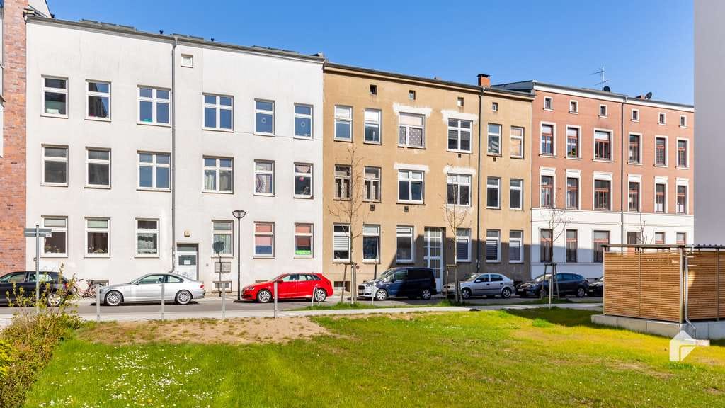 Immobilie in Rostock - Mehrfamilienhaus mit 6 WE's, Tageslichtbäder und Keller in ruhiger Lage von Rostock - Bild 2
