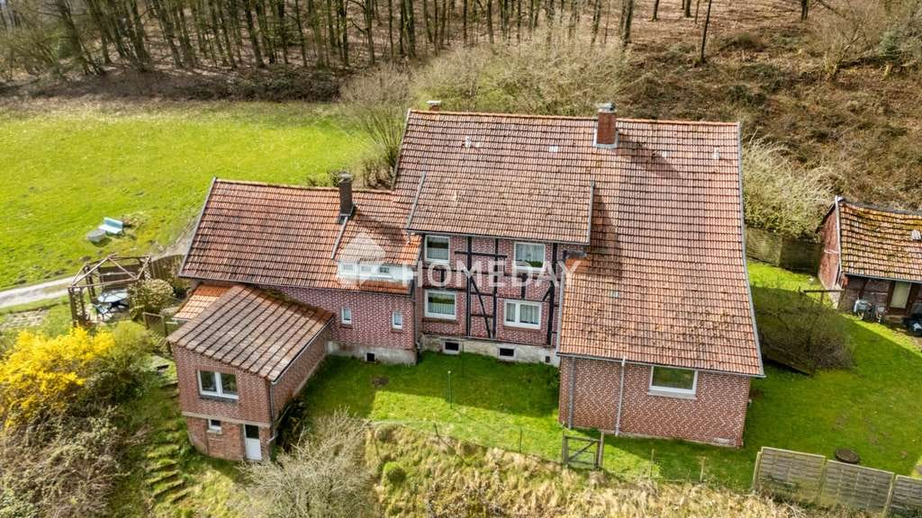 Immobilie in Vlotho - Historisches Wohnhaus mit großzügigem Grundstück und vielseitigen Nutzungsmöglichkeiten - Bild 2